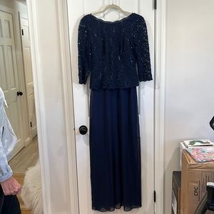 Alex Evenings womens gown size 6 worn once